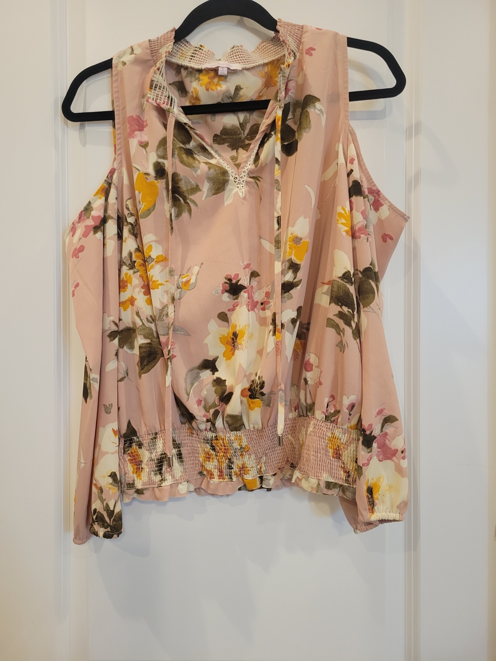 Women's Floral Cold-Shoulder Blouse in Dusty Pink